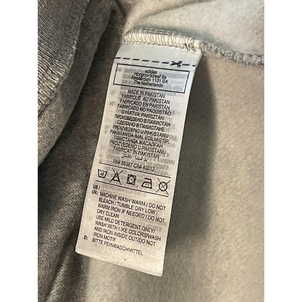ADIDAS Logo Soft Hoodie Men’s Small Gray Original Center Pocket Athletic NEW - Picture 8 of 8